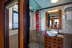 Bathroom facilities on Gray Line Halong Cruise